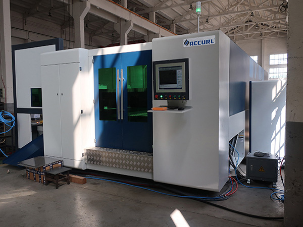 डबल फॅलेट चॅनेजरसह 3000W फायबर लेझर कटिंग मशीन